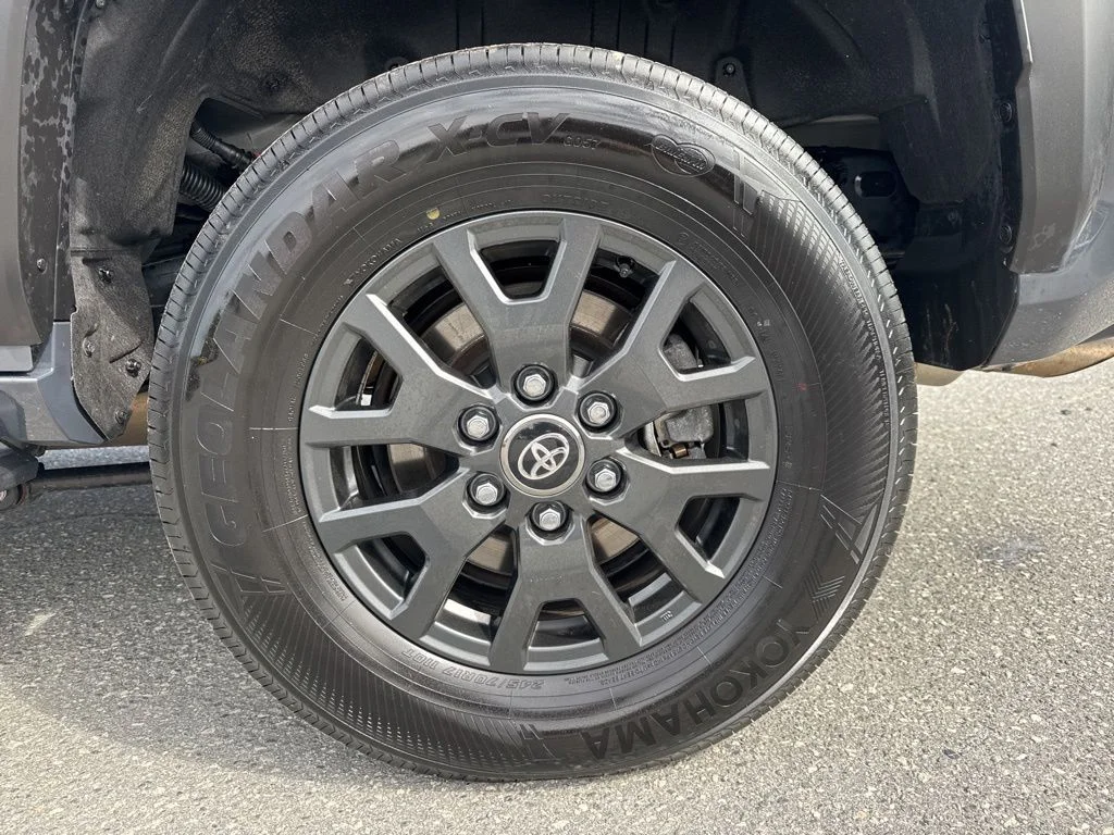 Used 2025  Toyota SR5 image 29
