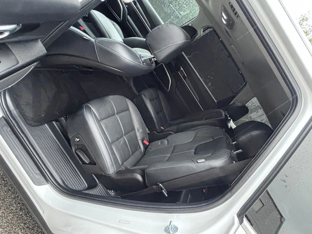 Used 2023 White Kia EX image 22