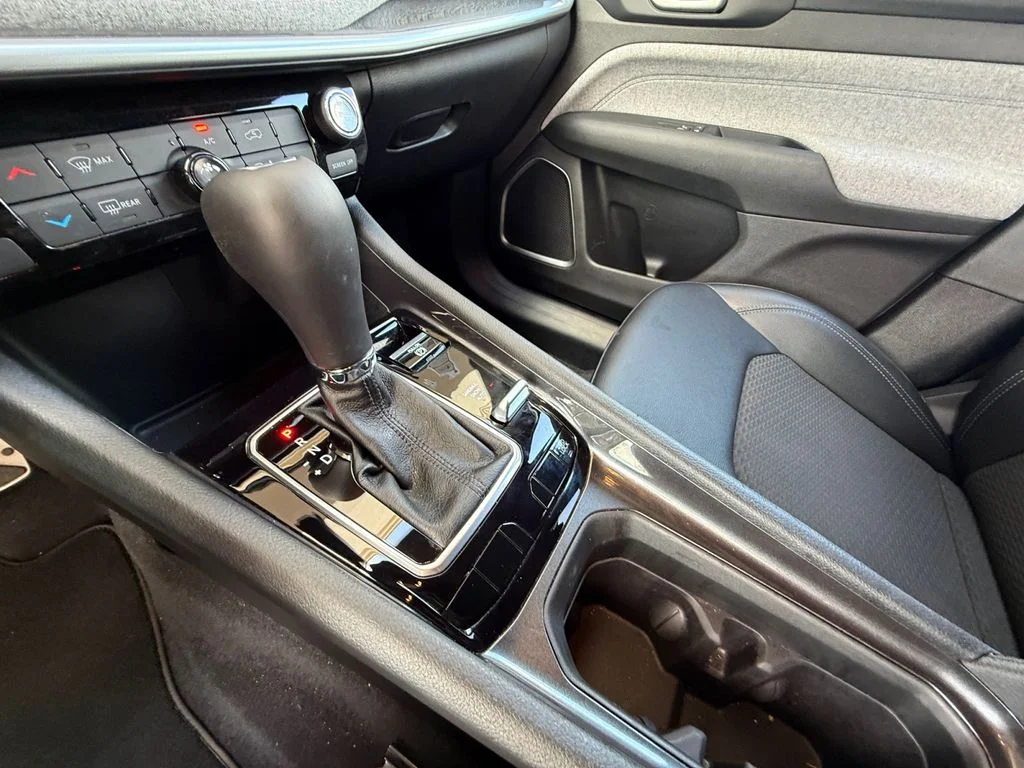 Used 2024 Blue Jeep Latitude image 22