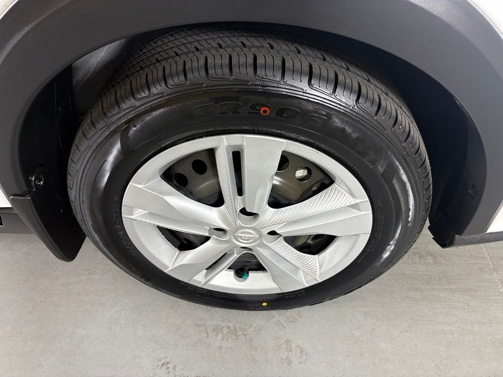Used 2024 White Nissan S image 10