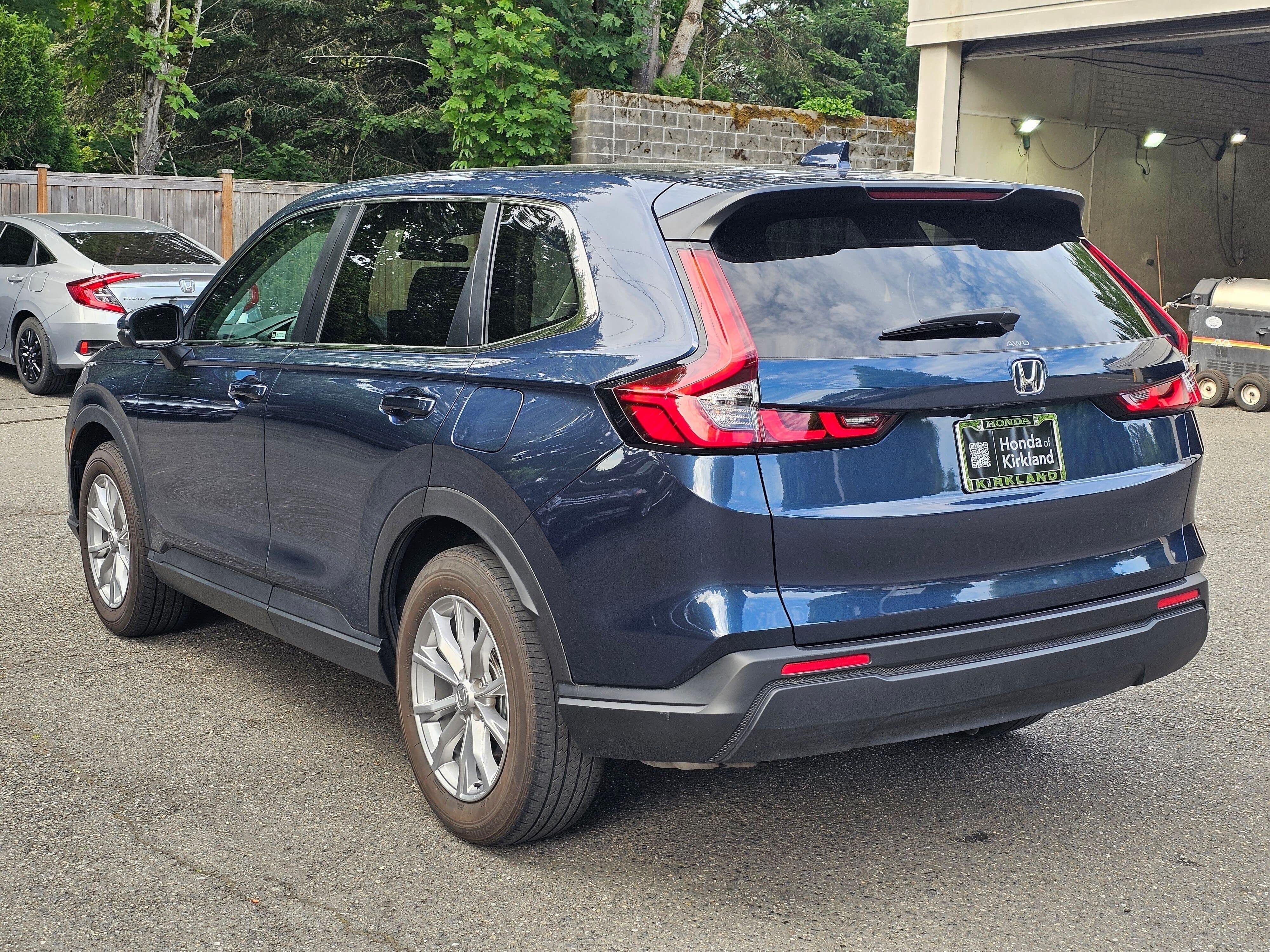 Used 2023 Canyon River Blue Metallic Honda EX image 5