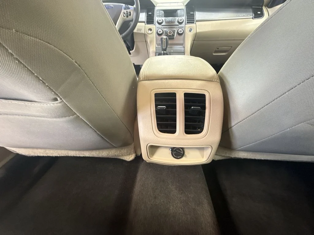 Used 2015 Oxford White Ford SEL image 30