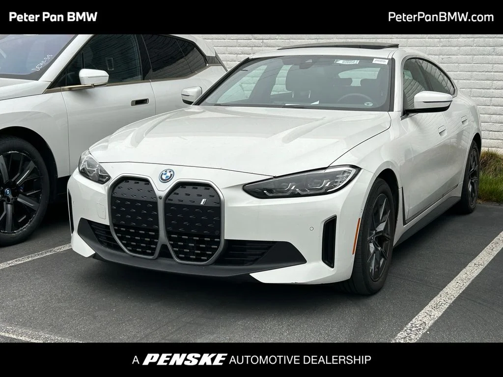 2023 BMW i4 eDrive40's photo