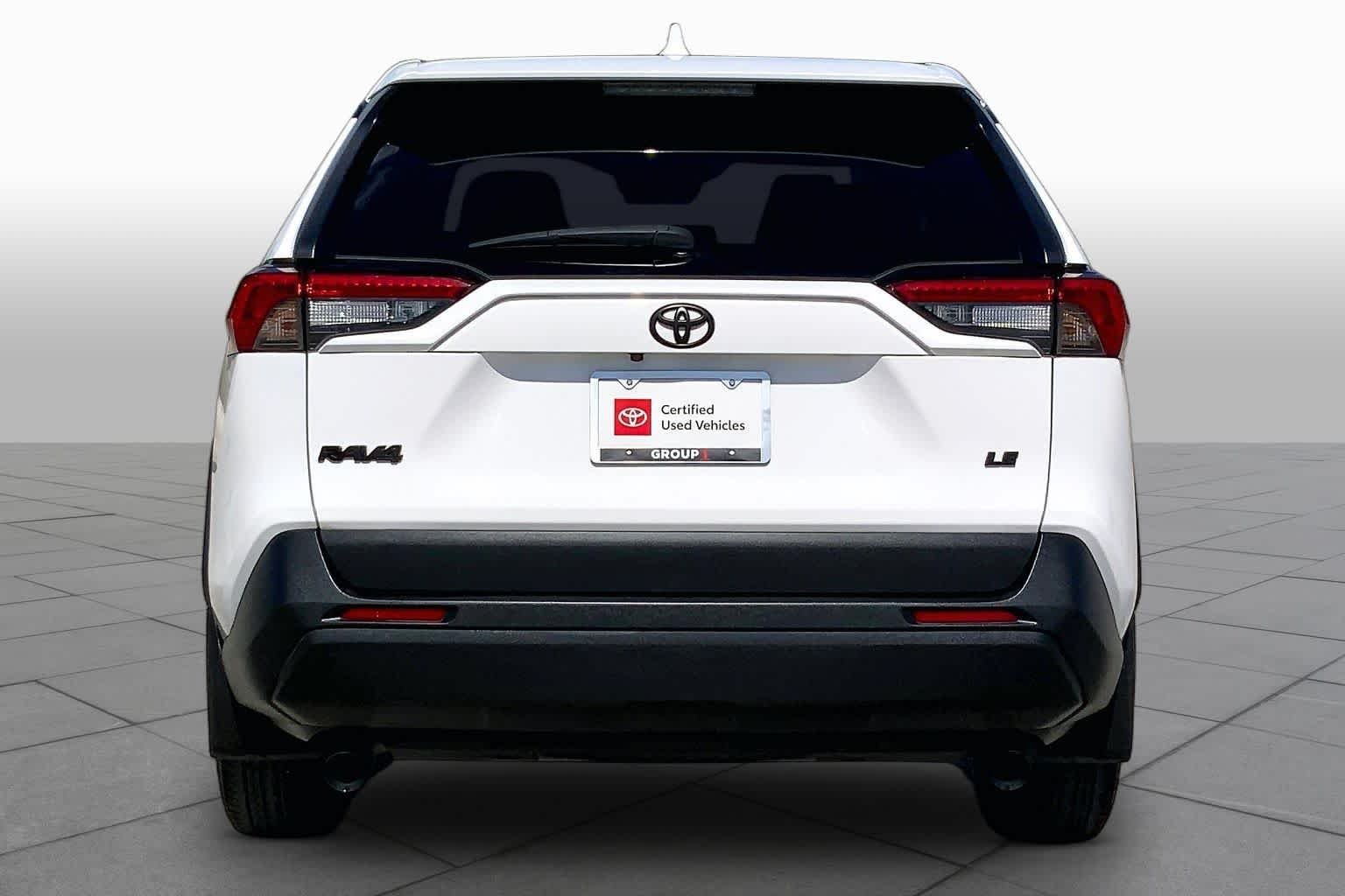 Used 2023 Ice Cap Toyota LE image 5