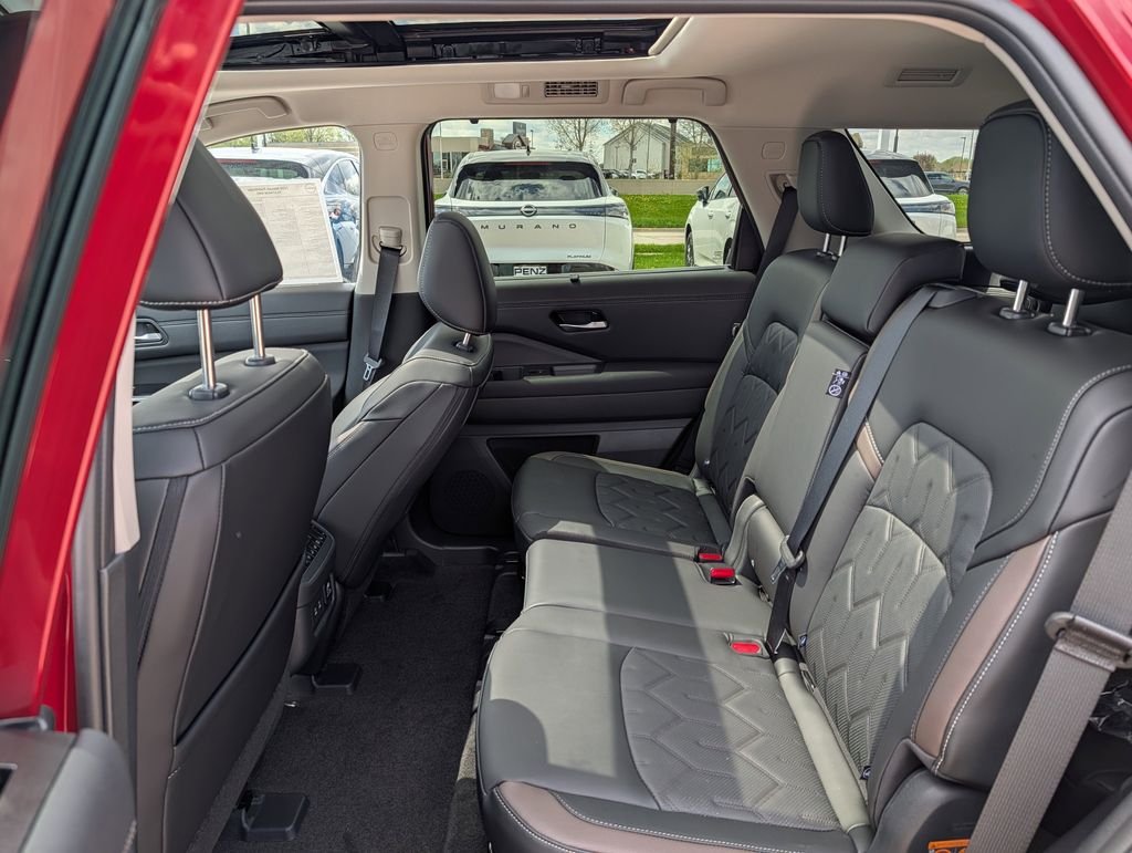 New 2026 Scarlet Ember Tintcoat Nissan Platinum image 7