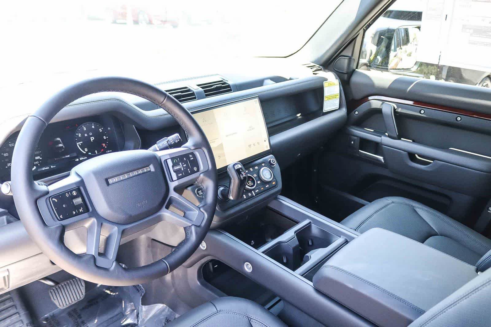 New 2026 Sedona Red Land Rover X-Dynamic SE image 12