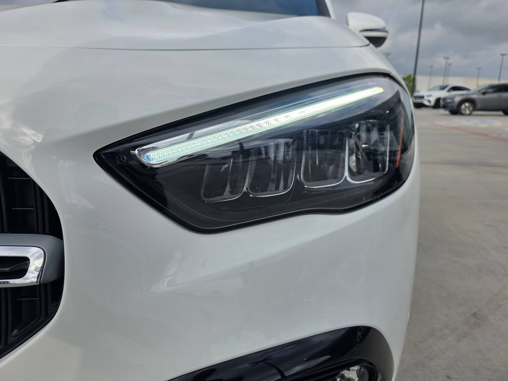 New 2026 Polar White Mercedes-Benz GLA 250 image 35