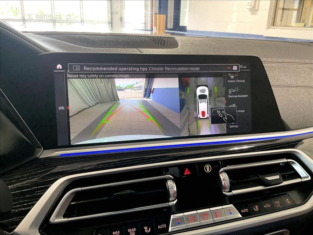 Used 2022 White BMW M50i image 20