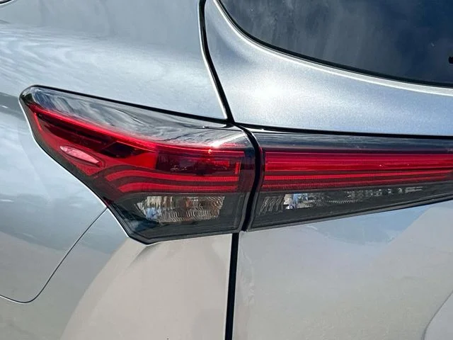 Used 2023 Silver Toyota LE image 11
