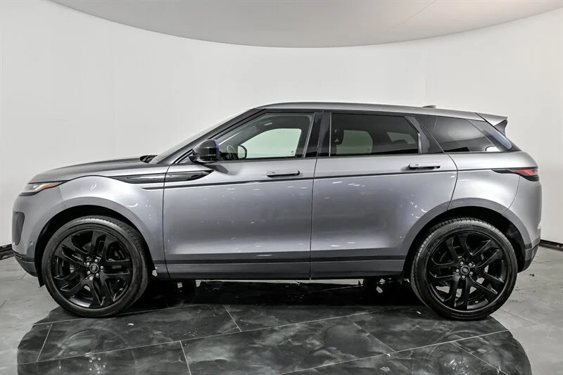 Used 2020 Corris Grey Metallic Land Rover SE image 6