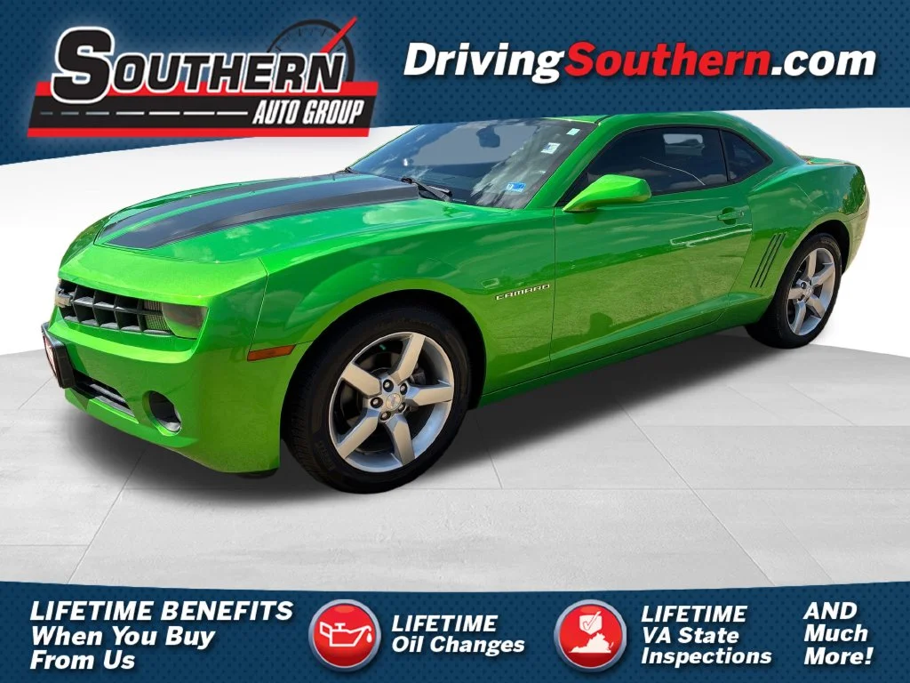 Used 2010 Green Chevrolet 1LT image 1