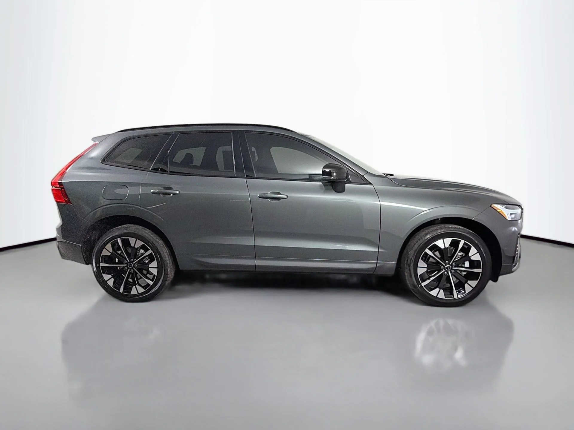 New 2026 Forest Lake Volvo Plus image 4