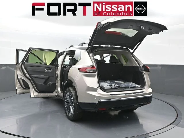 New 2026 Champagne Silver Metallic / Super Black Two-tone Nissan Platinum image 5