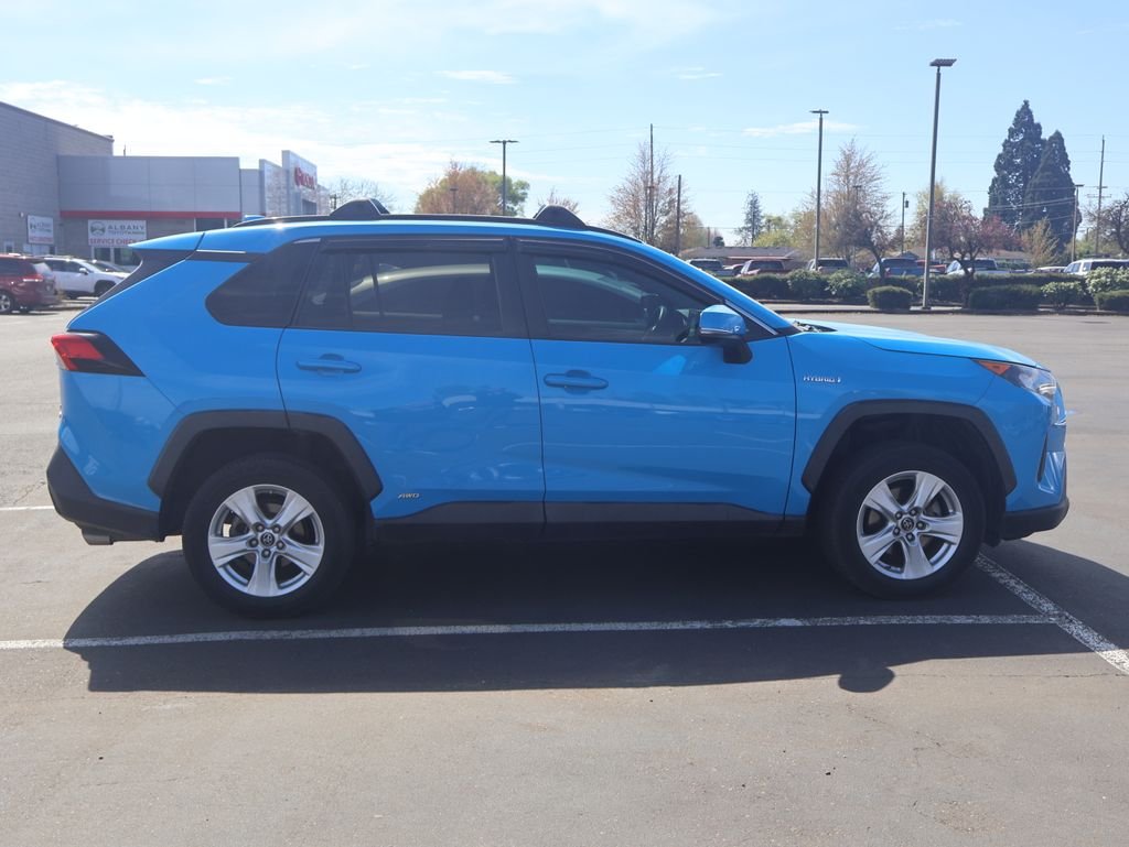 2019 Toyota RAV4 LE - Photo 7