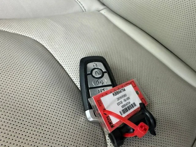 Used 2019 Silver Ford Titanium image 29