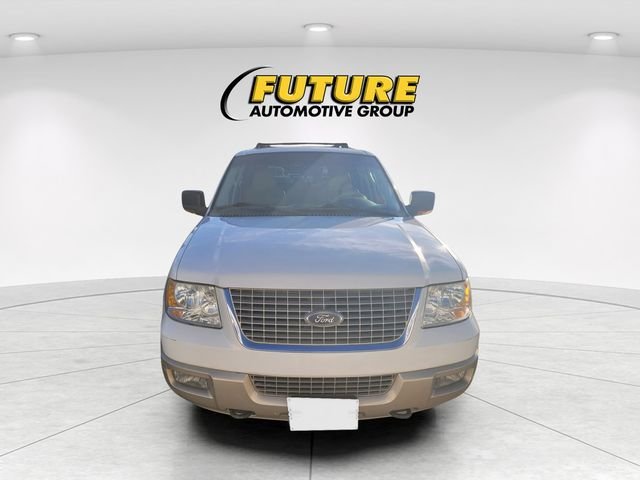Used 2005  Ford Eddie Bauer image 2