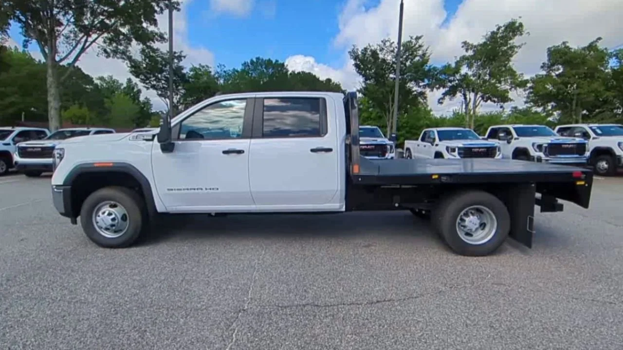 New 2025 Summit White GMC Pro image 5