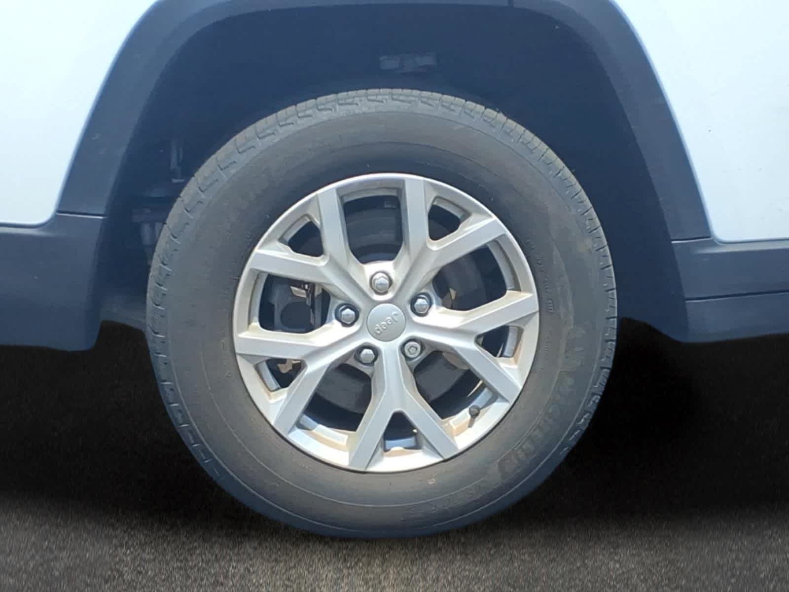 Used 2023 Bright White Clearcoat Jeep Limited image 4