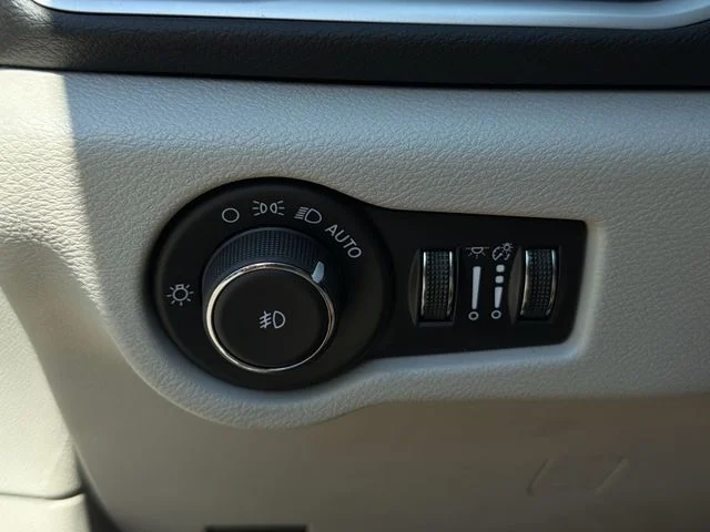 Used 2024 Black Chrysler Touring L image 32