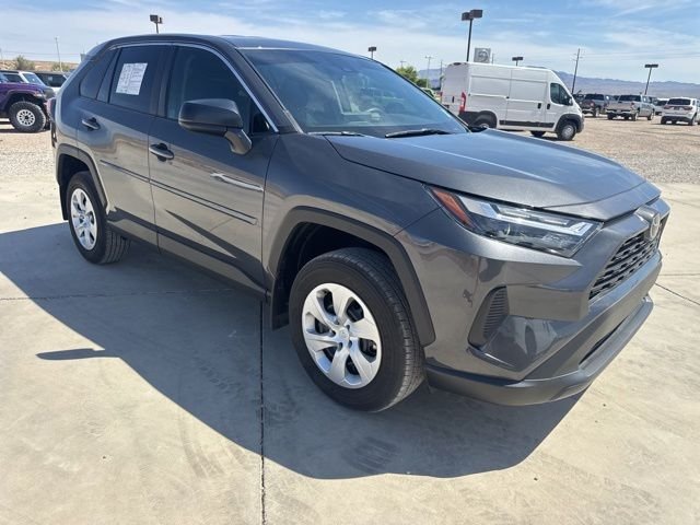 2024 Toyota RAV4 LE - Photo 6