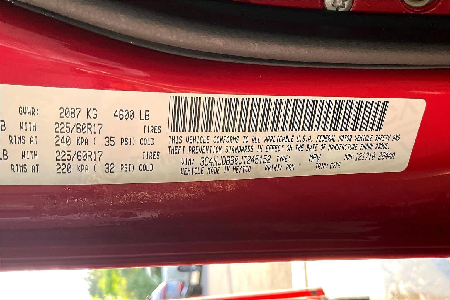 Used 2018 Redline Pearlcoat Jeep Latitude image 34