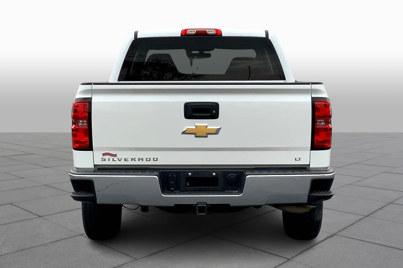 Used 2016 Iridescent Pearl Tricoat Chevrolet LT image 5