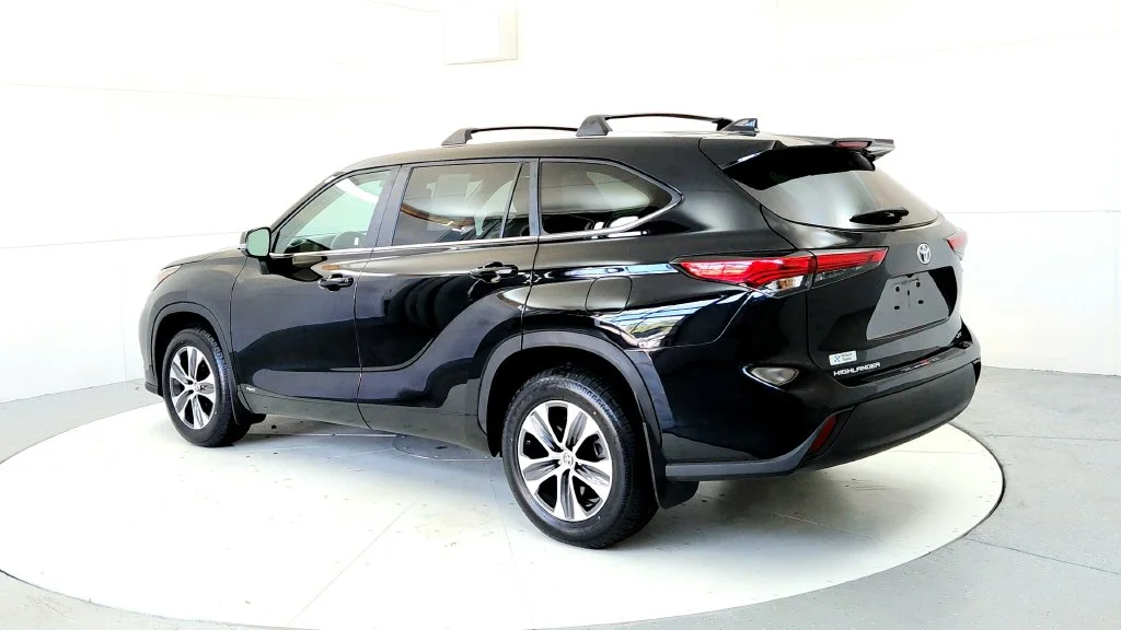 Used 2023 Black Toyota XLE image 4