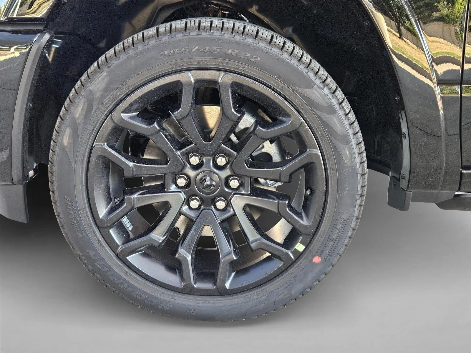 New 2027 Diamond Black Crystal Pearl-Coat Exterior Paint RAM Limited image 10