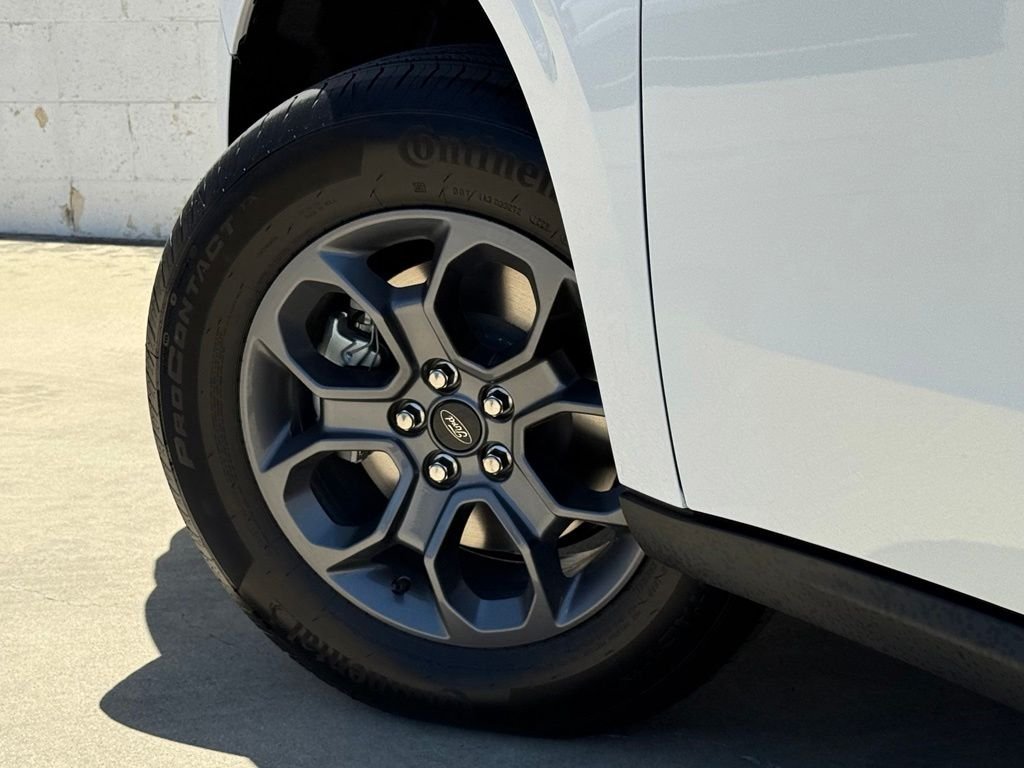 New 2026 Oxford White Ford XLT image 15
