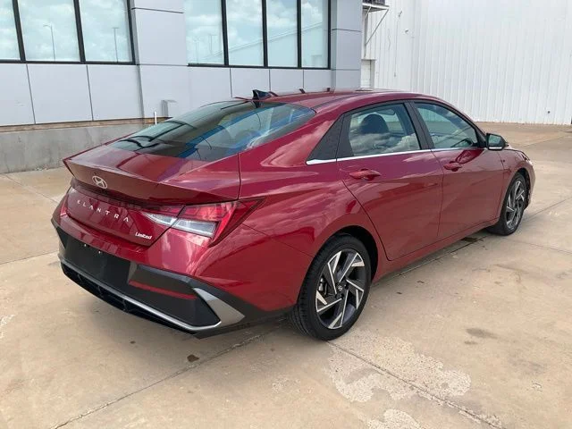 Used 2025 Red Hyundai Limited image 35
