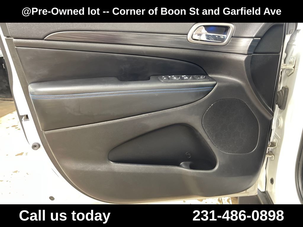 Used 2020 White Jeep Laredo image 15