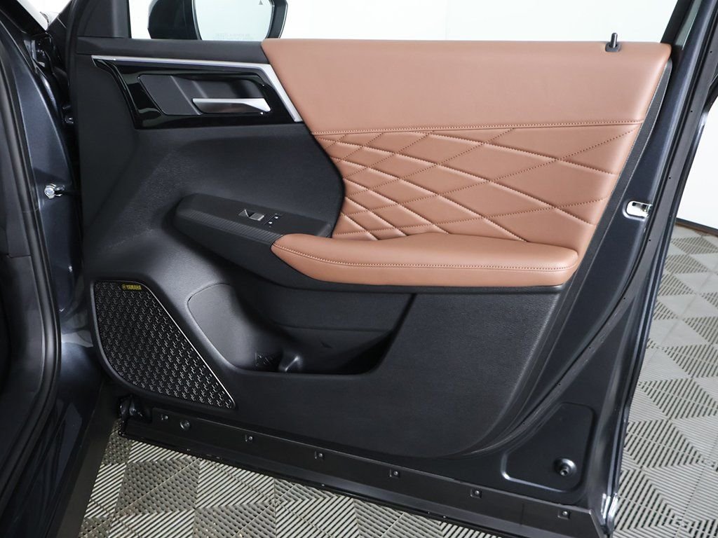 2025 Mitsubishi Outlander SEL - Photo 30