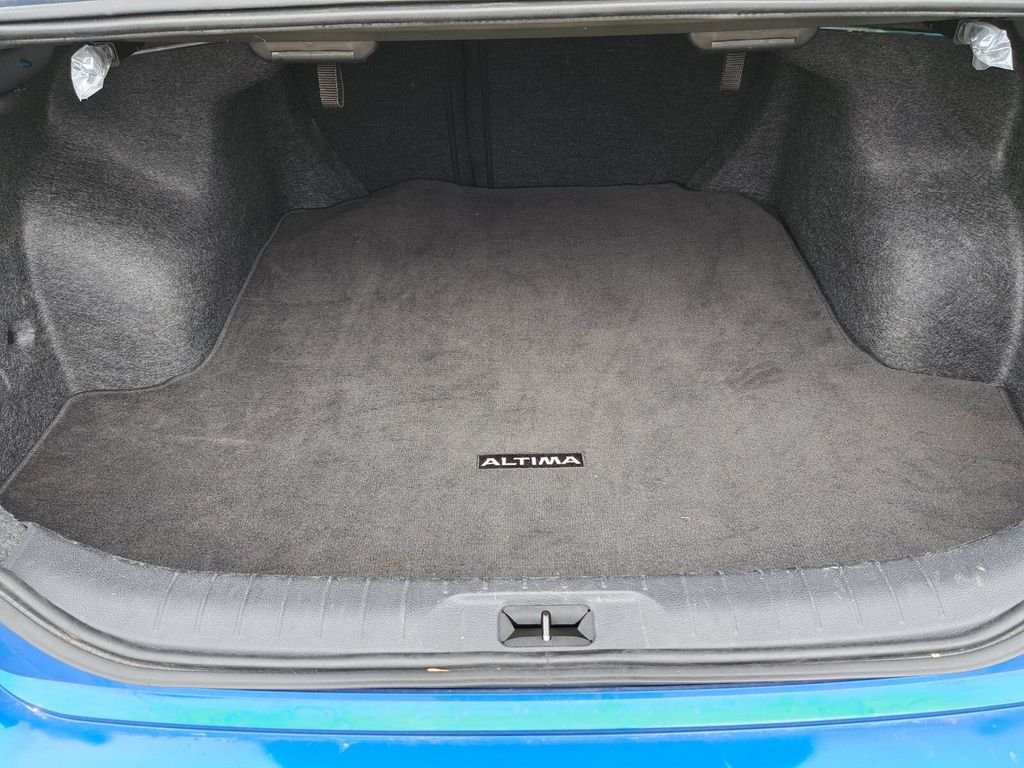 2025 Nissan Altima SR - Photo 24