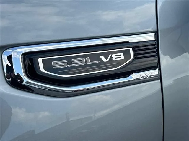 Certified Used 2025 Sterling Metallic GMC SLT image 15