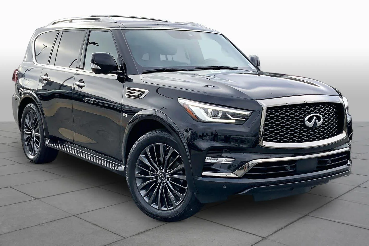 Used 2020 Black Obsidian INFINITI LUXE image 3