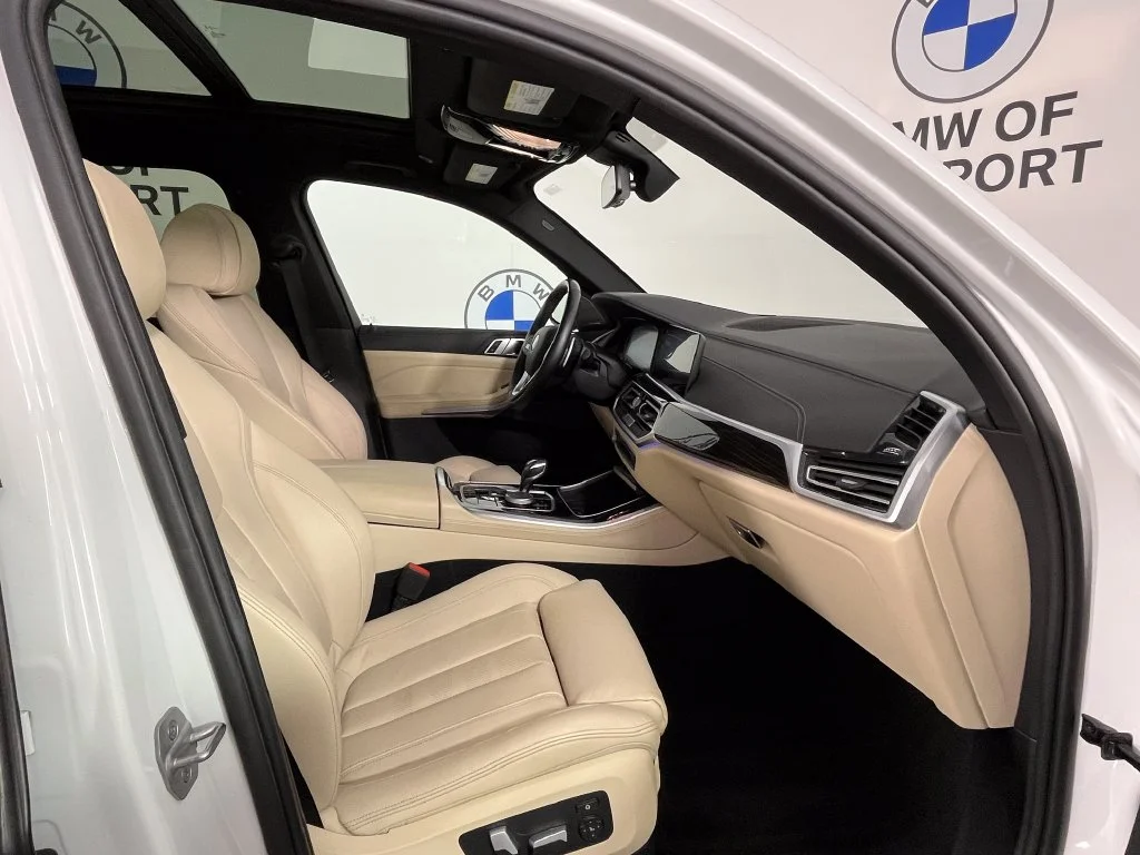 Used 2021 White Metallic BMW xDrive40i image 20