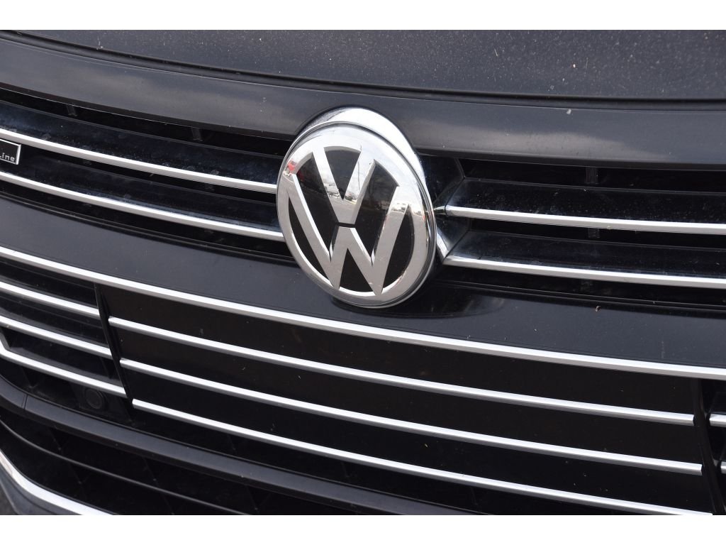 Used 2020 Deep Black Pearl Volkswagen SEL Premium R-Line image 9