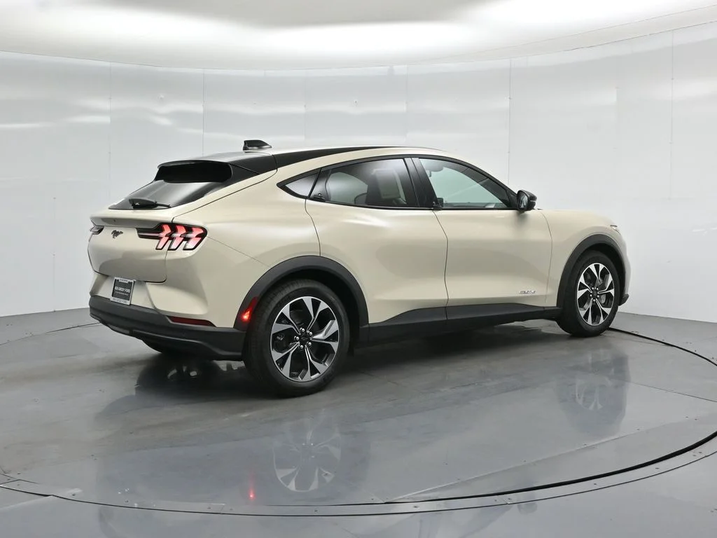 New 2026 Desert Sand Ford Select image 24