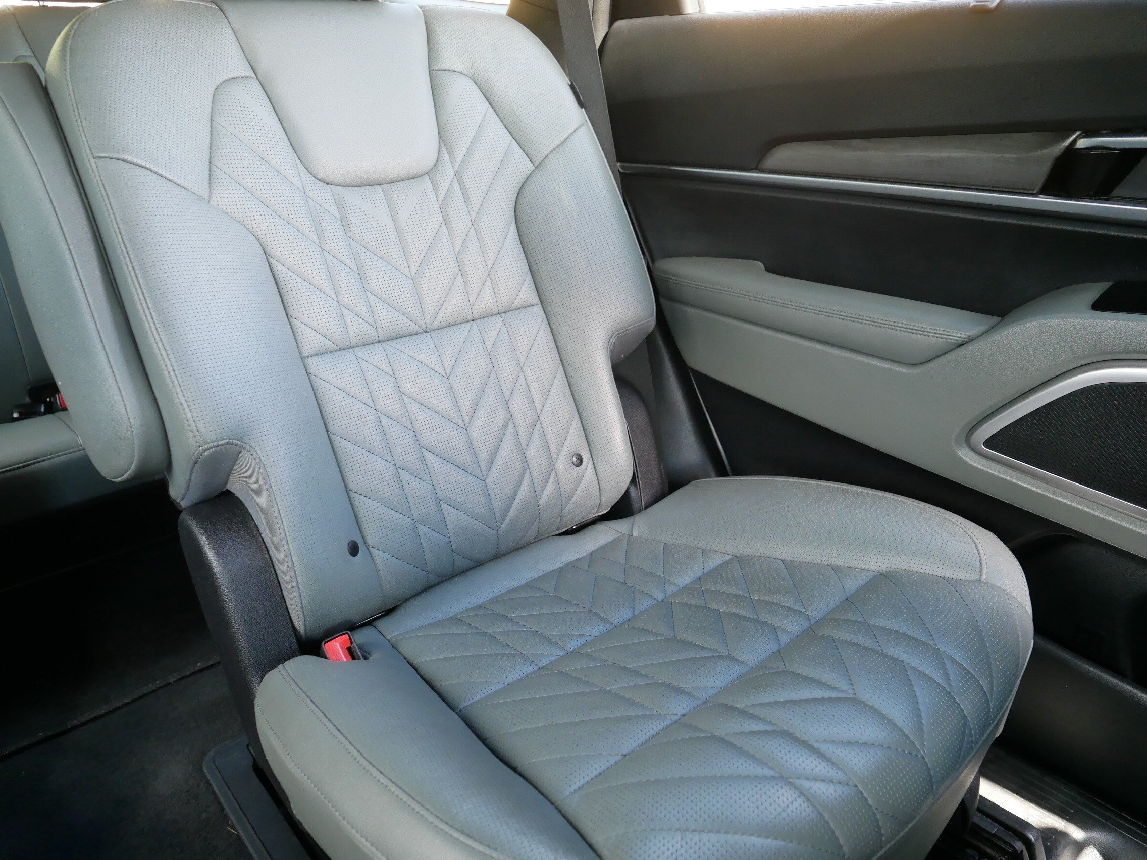 Used 2023 Jungle Green Kia EX X-Line image 14