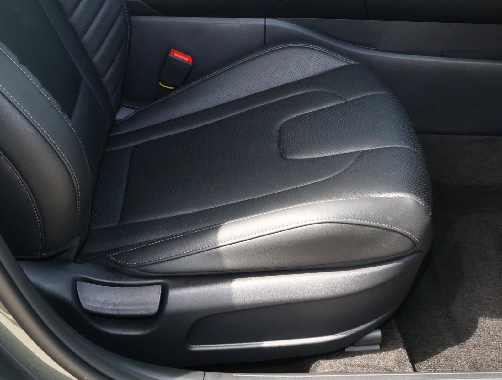 Certified Used 2026 Amazon Gray Hyundai Limited image 18