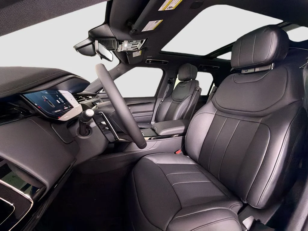 New 2026 Fuji White Land Rover SE image 22
