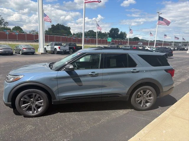 New 2026 Vapor Blue Metallic Ford Active image 34