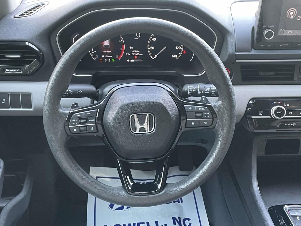 Used 2023  Honda LX image 13