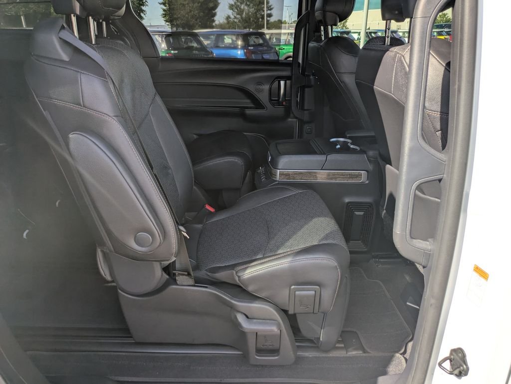 Used 2025 Beige Toyota Platinum image 23
