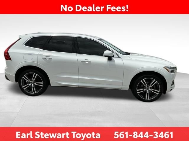 Used 2019 White Volvo T5 Momentum image 3