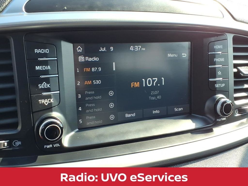 Used 2020 Gravity Grey Kia LX w/convenience pkg & 3rd row seat image 12