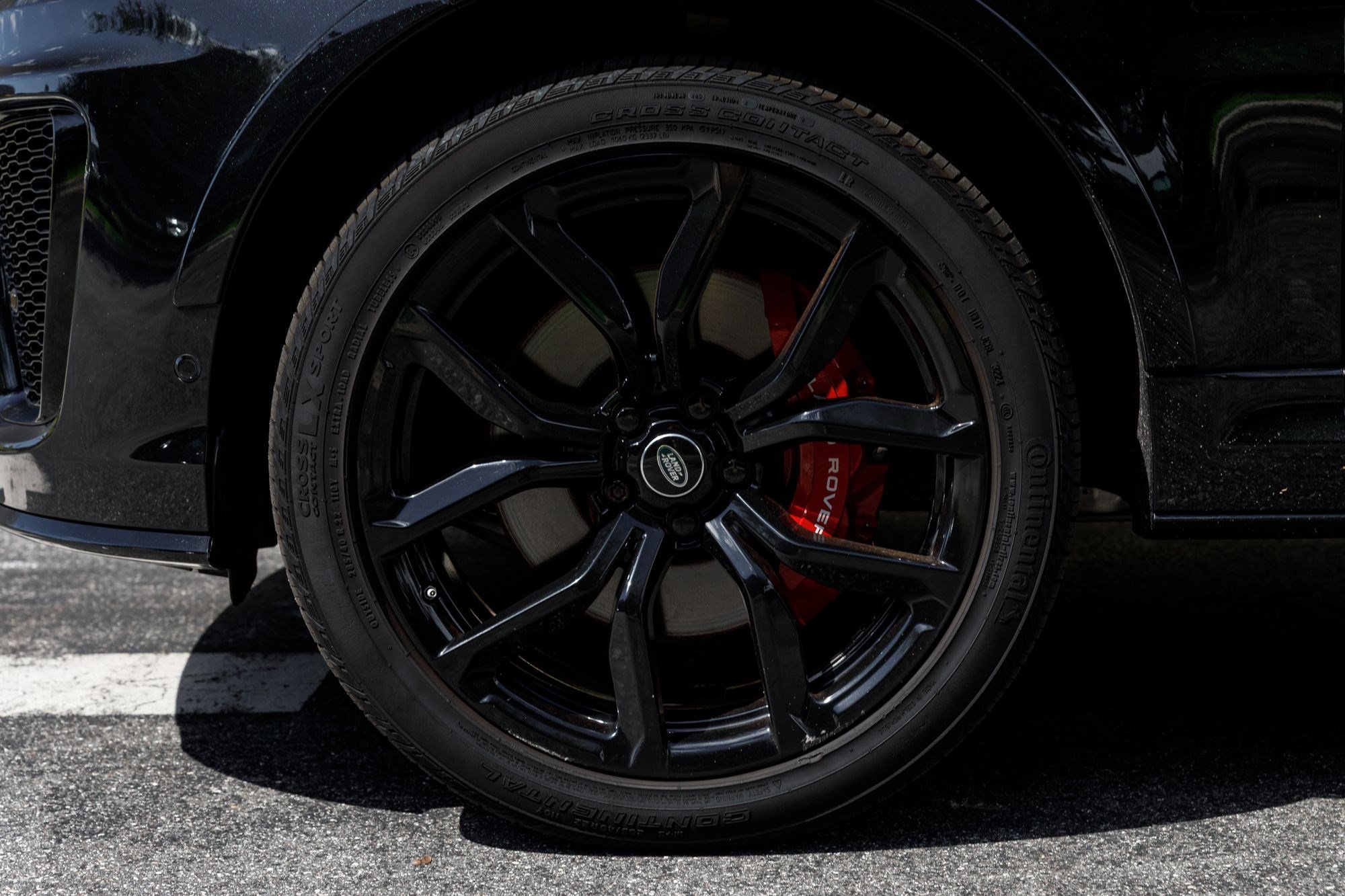 Used 2022 Black Land Rover SVR image 43