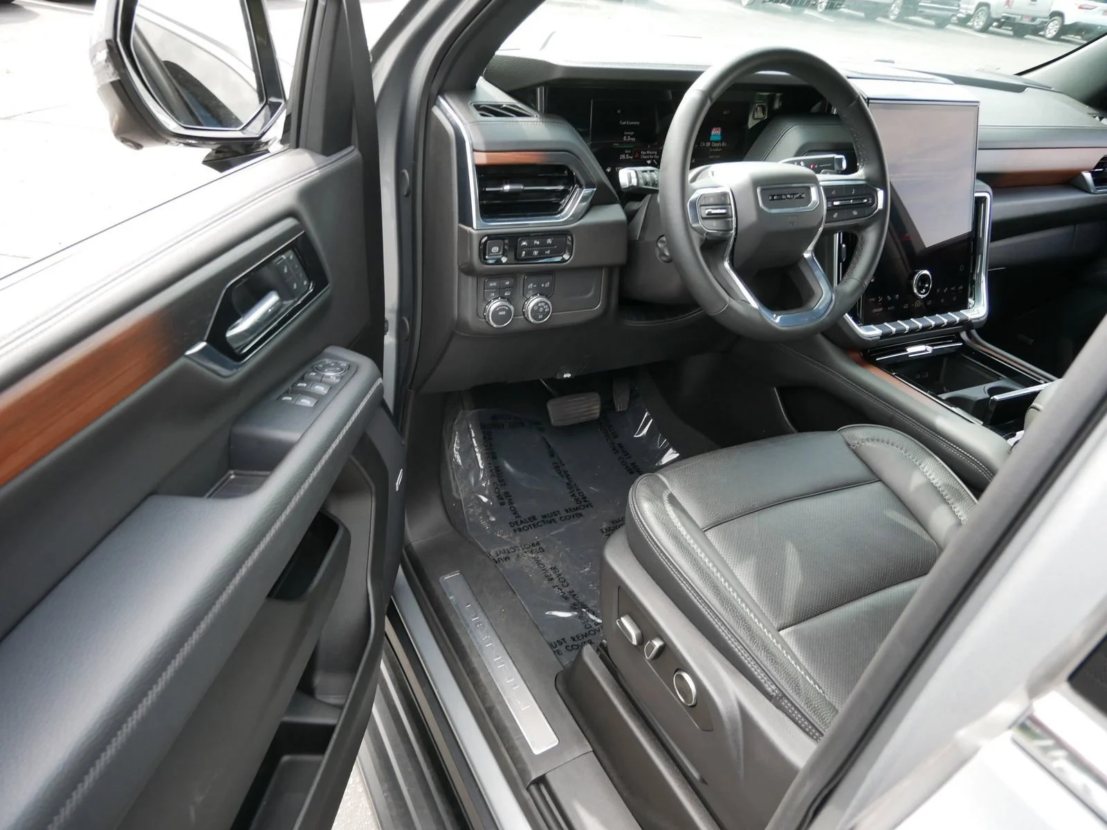 Used 2025 Sterling Metallic GMC Denali image 9