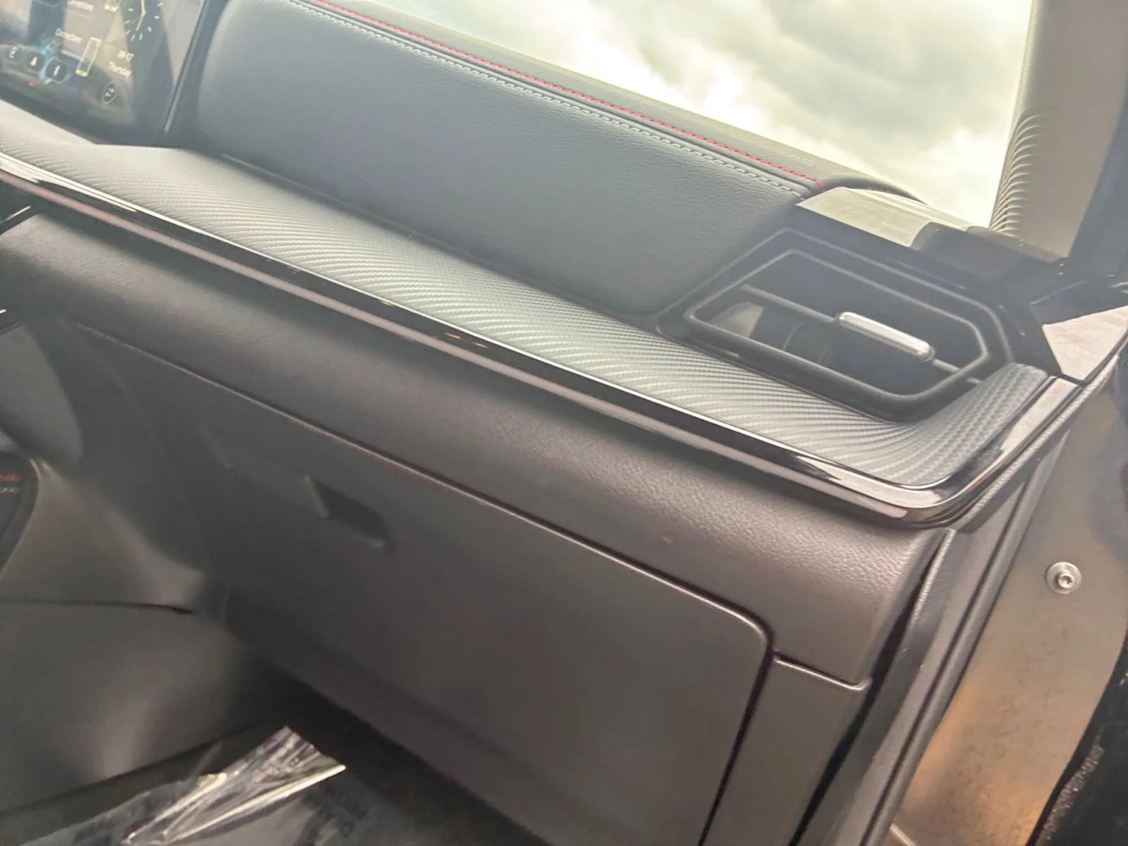 Certified Used 2025 Super Black Nissan SR image 32