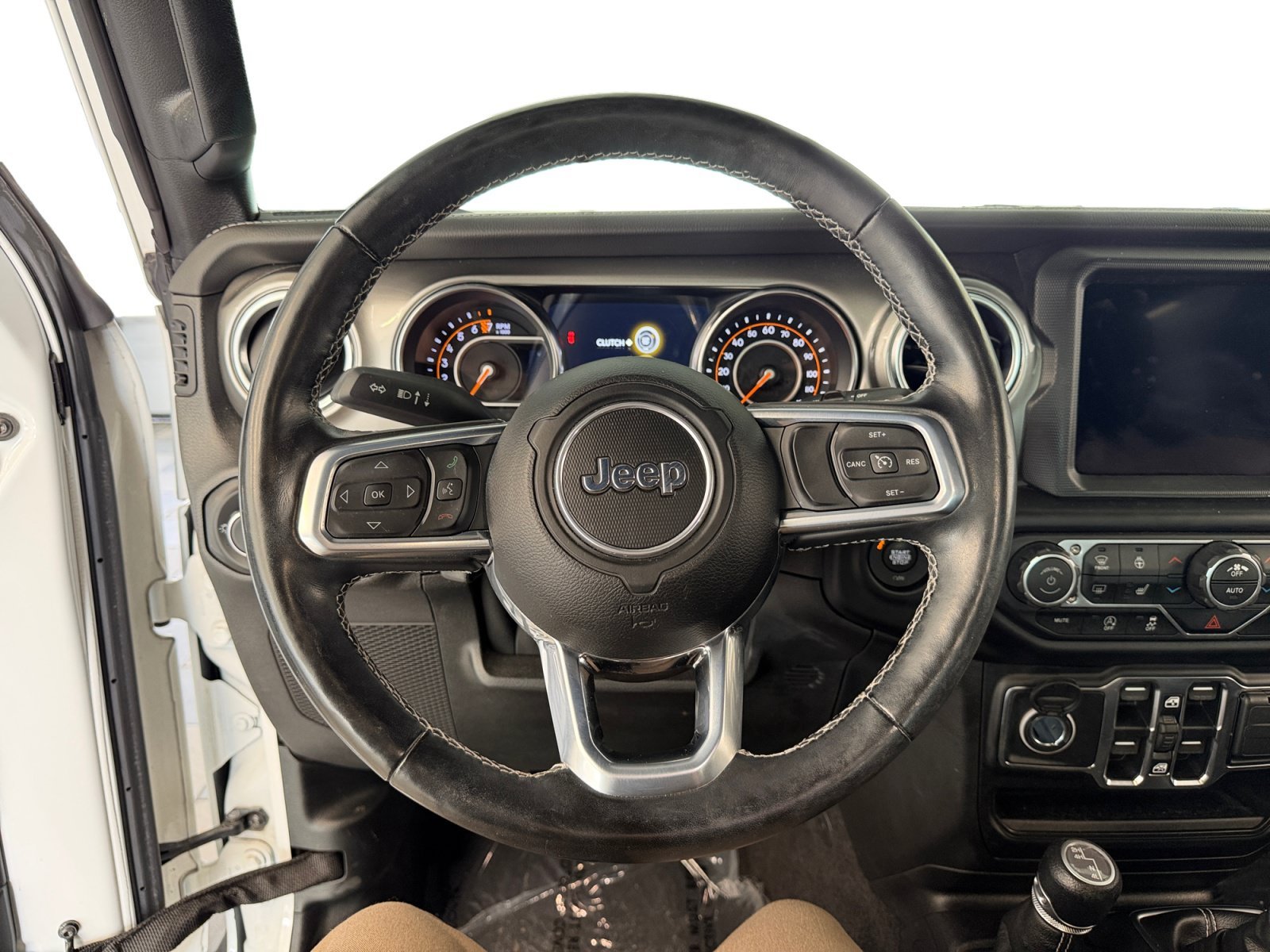 Used 2021 Bright White Clearcoat Jeep Unlimited Sahara image 10